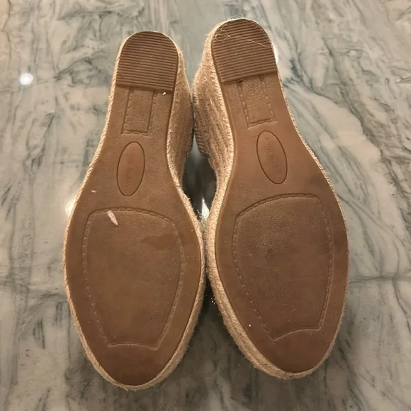 Women’s Shoes - Picture 4 of 5